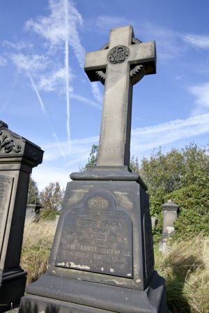 undercliffe september 26 2011 henry briggs sm.jpg
